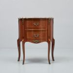 1158 7052 CHEST OF DRAWERS